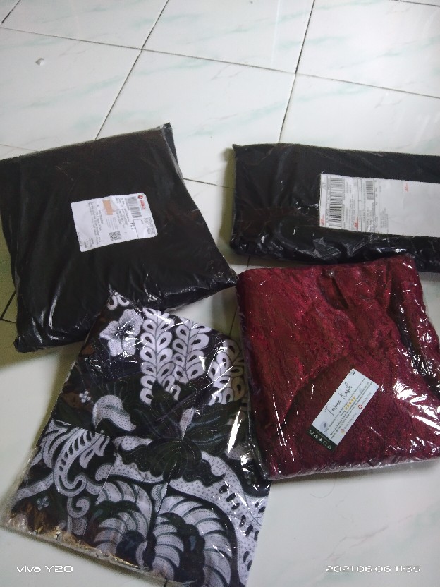 Couple Batik Saskia Brokat Pinguin Barina Gurita