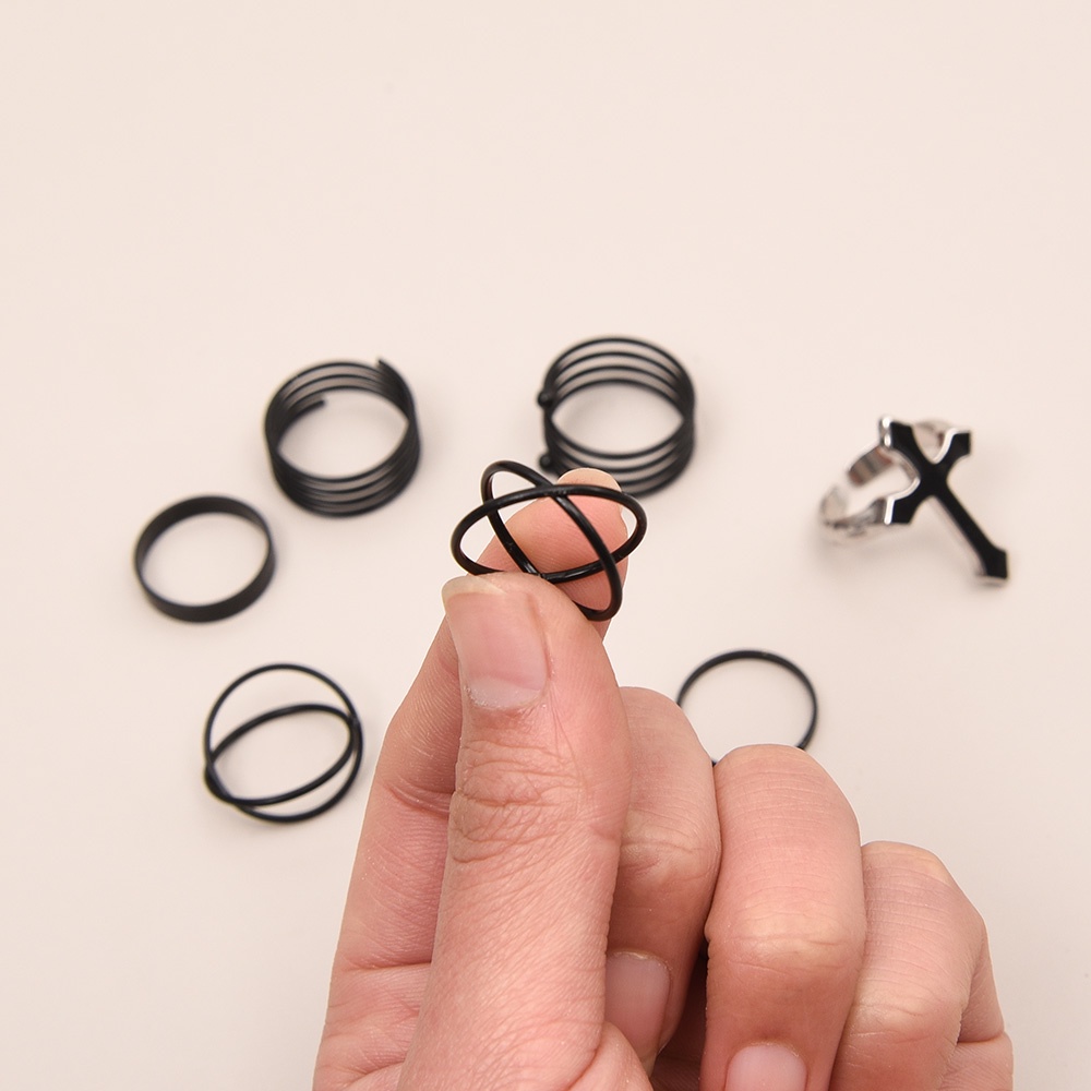 3 / 6Pcs / Set Cincin Jari Model Terbuka Tipis Dapat Disesuaikan Warna Hitam Gaya Vintage Punk Untuk Hadiah