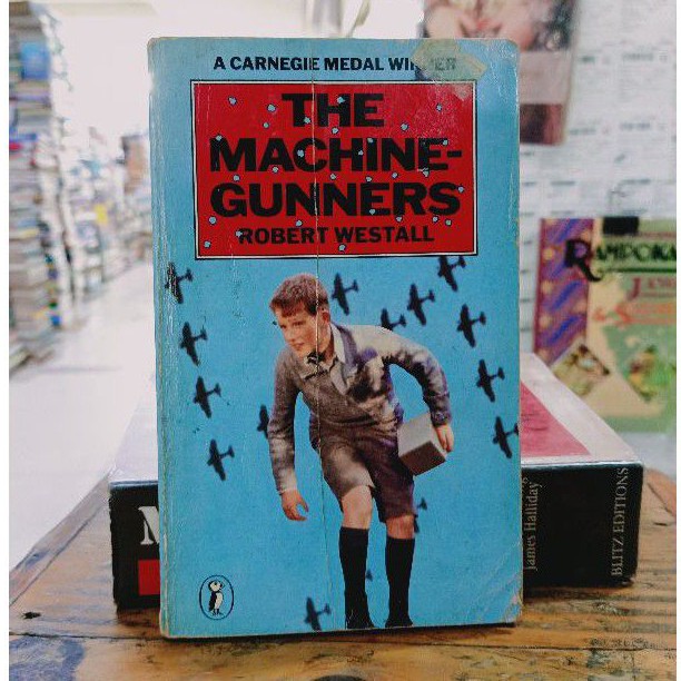 The Machine Gunners - Robert Westall - A Carnegie Medal Winner - Novel Perang Import