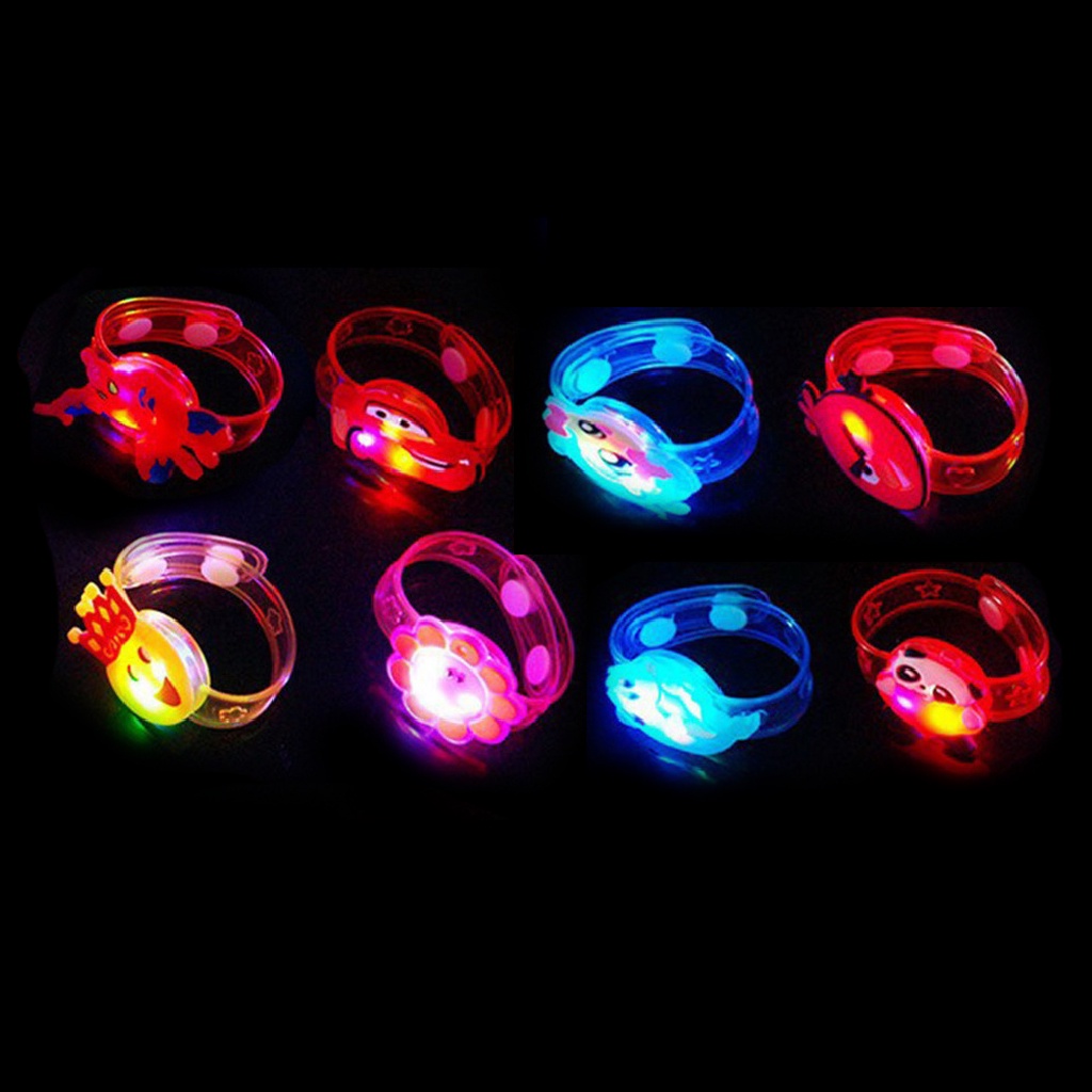 Gongjing1 Mainan Jam Tangan Senter LED Motif Kartun Halloween / Natal Untuk Hadiah Anak