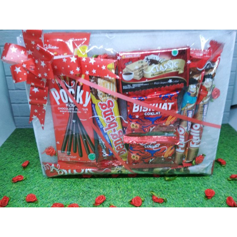 [READY] Snack Box Mini Gift Hamper Birthday Hadiah Kado Ultah Valentine Parcel Lebaran Natal Wisuda (A)