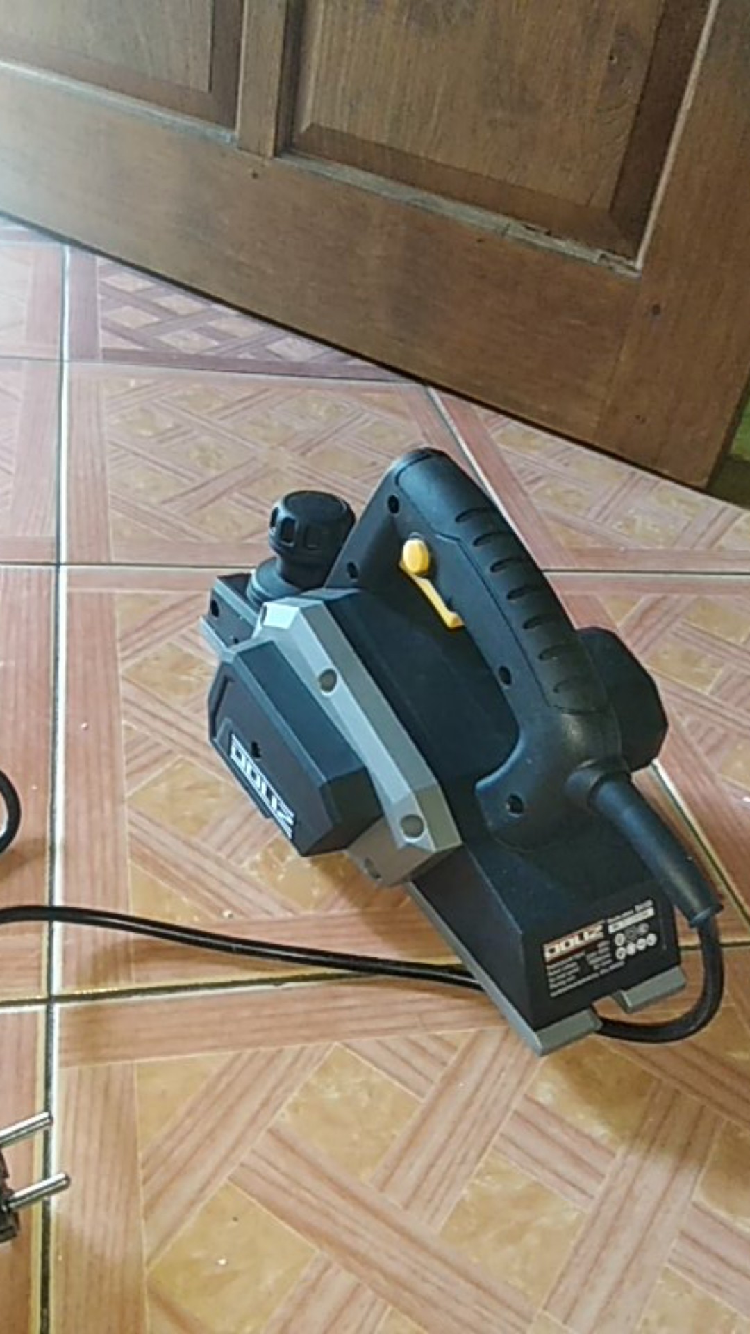 Doliz Ba126 Planer 82mm 450w / Mesin Ketam/ Pasrah/ Serut Kayu Ba 126