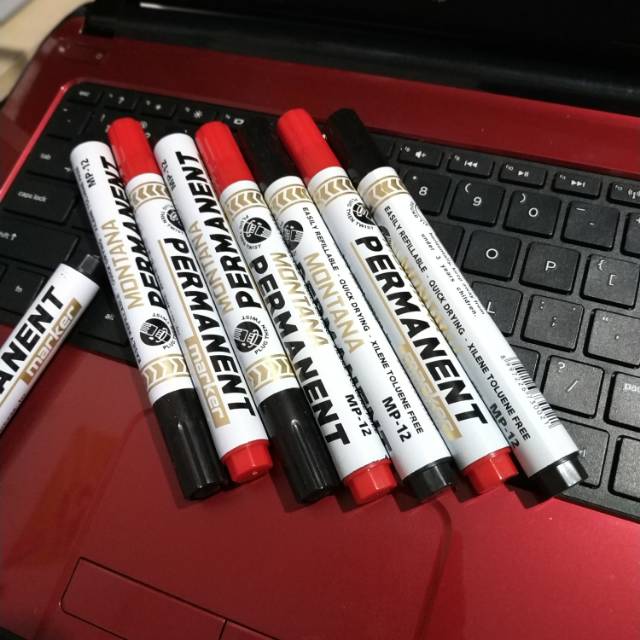 

Permanent marker hitam dan merah