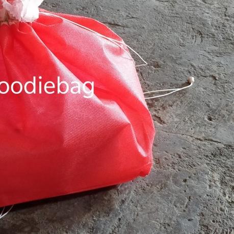 

tas serut box nasi/snack 22x22 - Warna Campur, LUSIN