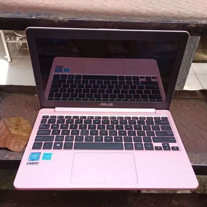 Jual Asus E203M Intel Celeron N4000 4GB 500GB Pink bekas | Shopee Indonesia
