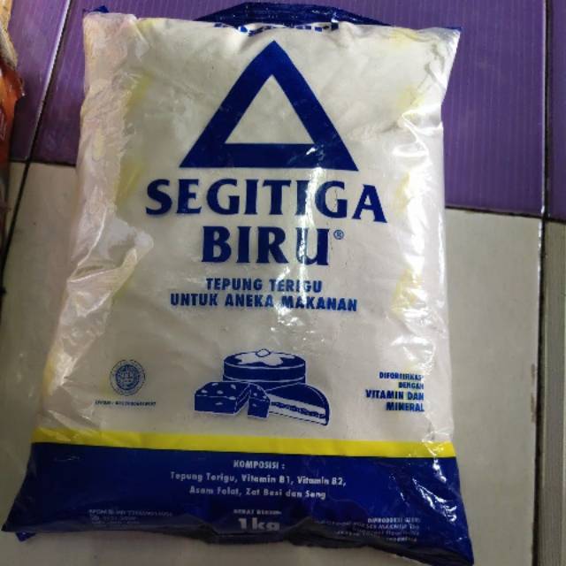 TERIGU SEGITIGA KEMASAN 1 BKS @ 1 KG