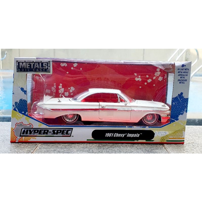 Jada 1:24 1961 Chevy Impala Miniatur Diecast Mobil