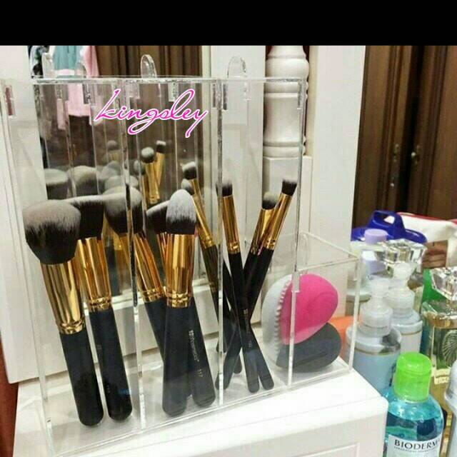 

Acrylic brush L 02