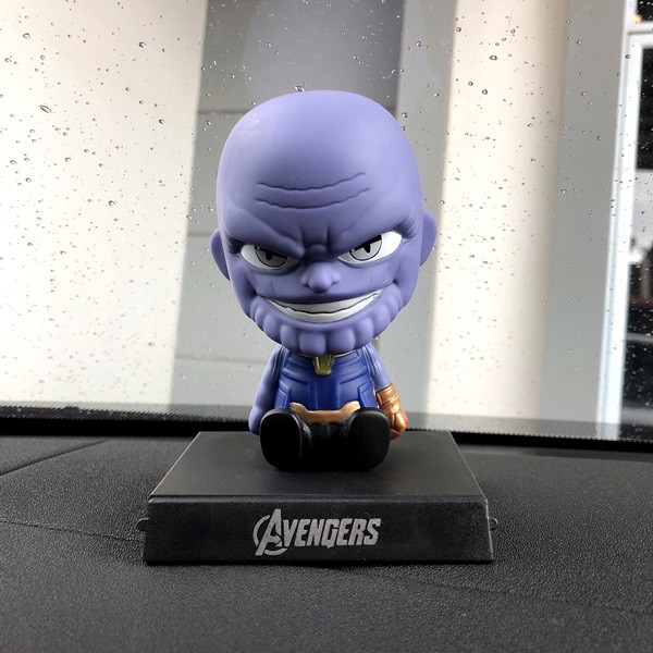 NEW AVENGERS Boneka Figure Miniatur Pajangan Mobil Stand THANOS Goyang Kepala Shacking Head Toy