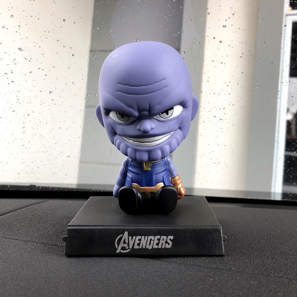 NEW AVENGERS Boneka Figure Miniatur Pajangan Mobil Stand THANOS Goyang Kepala Shacking Head Toy