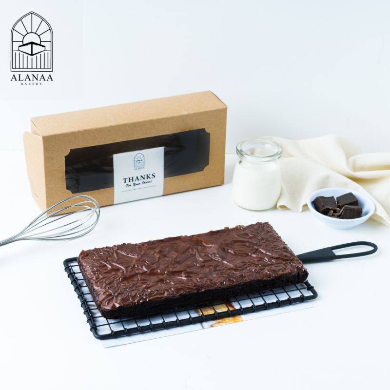 

FUDGY BROWNIS MEDIUM ORIGINAL UK. 22X10cm