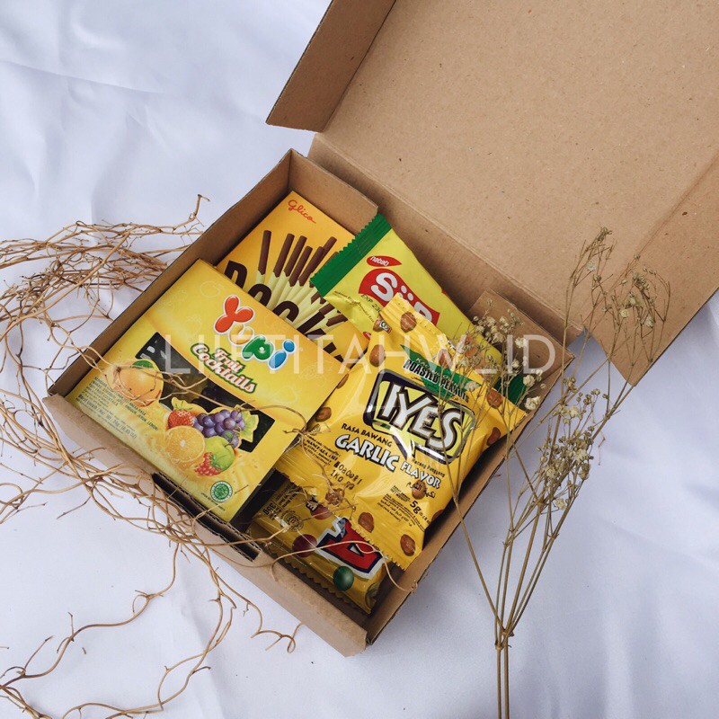 

SNACK BOX - KUNING