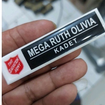 name tag pakai lapisan resin