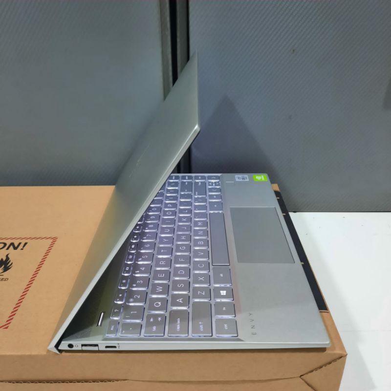 Laptop HP Envy 13-aq1015TX Cor i5 Gen 10 Nvdia Geforce MX250 2GB Ram 8GB SSD 512GB Keyboard backlight FHD IPS