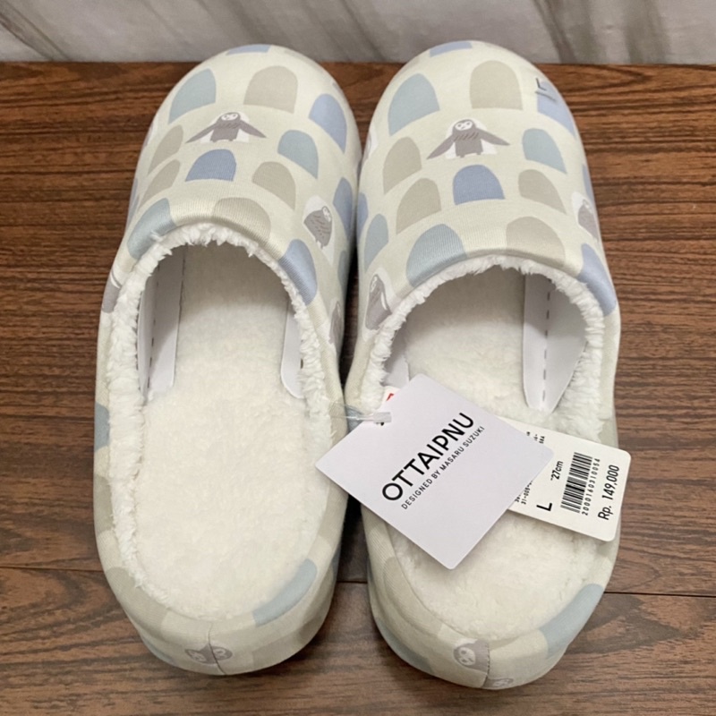 SANDAL RUMAH OTTAIPNU UNIQLO