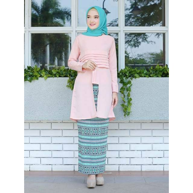 Setelan Tunik dan Rok Span Motif Songket Rezita