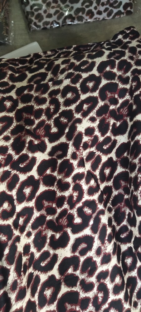 Long Motif Macan Dan Retro