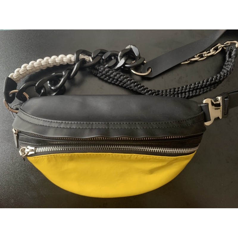 [PRELOVED] Charles & Keith Chain Strap Belt Bag / Tas Pinggang Wanita