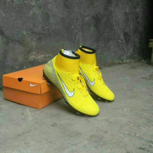 Sepatu bola Adidas grosir