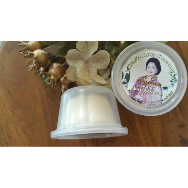 NYOLOWEDI SABUN MUTIARA