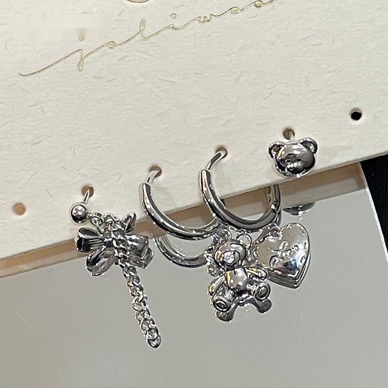 Set Anting Tusuk + Kalung Dengan Liontin Bentuk Beruang + Hati Untuk Wanita