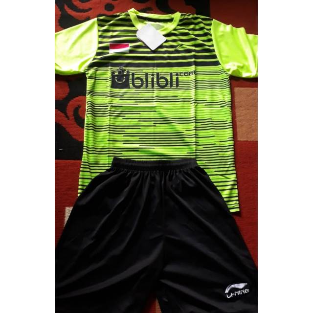 Setelan baju badminton lining