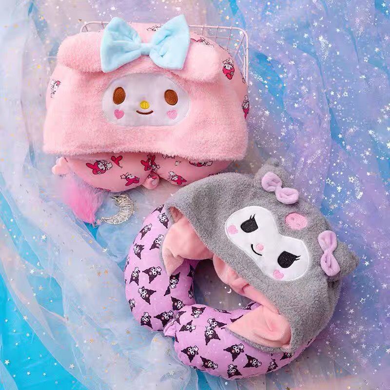 BANTAL LEHER MELODY KUROMI HELLO KITTY CINNAMOROLL NECK PILLOW TRAVEL AKSESORIS IMPOR