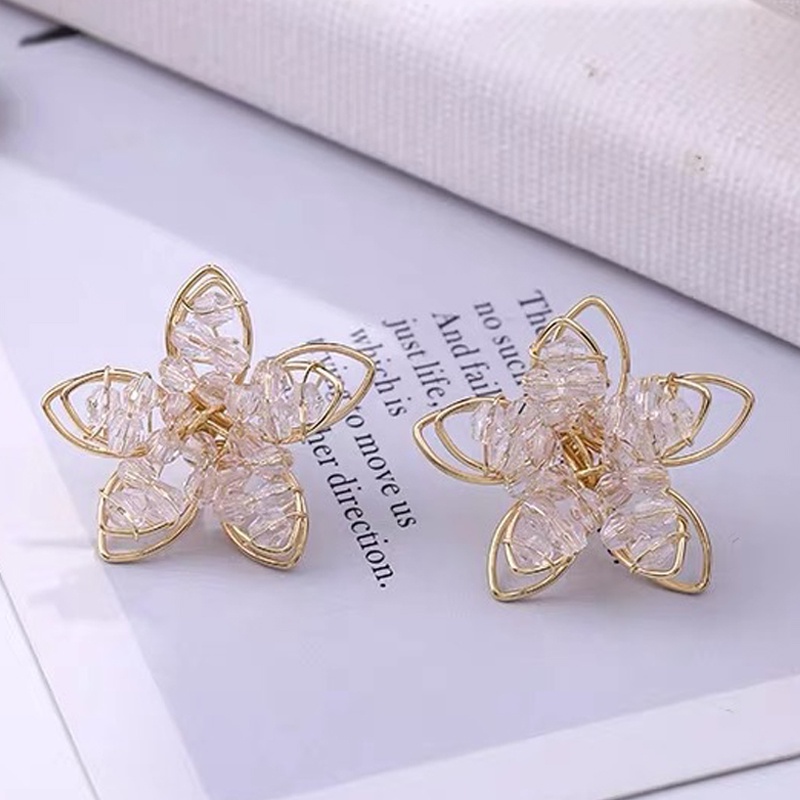 SANGCAKRA COD - Anting Tusuk Wanita Metal Crystal Flower Stud Earring Model Bunga Diamond Crystal Luxury Blink Terbaru 2023 - ATW1