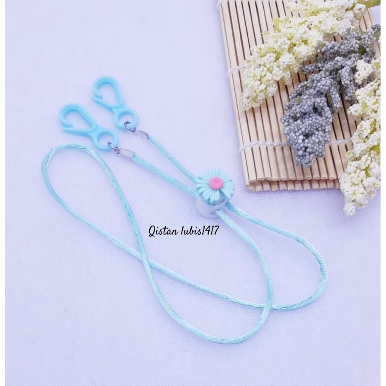 Strap clay random