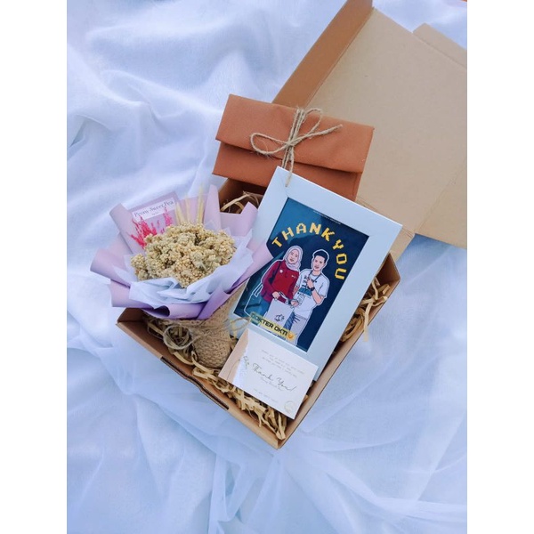 

Hampers ulang tahun/wisuda