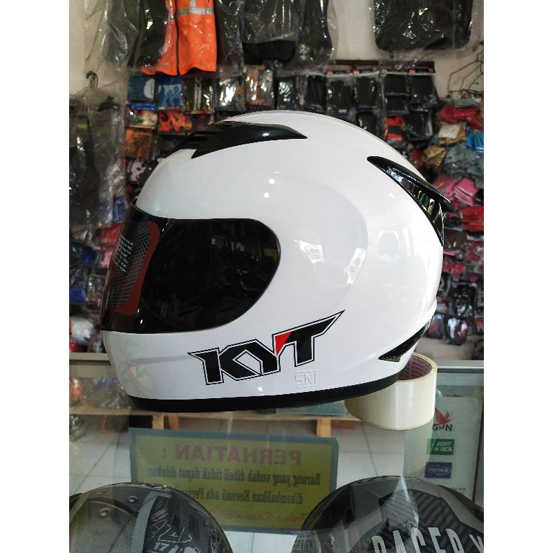 Helm KYT R10 putih