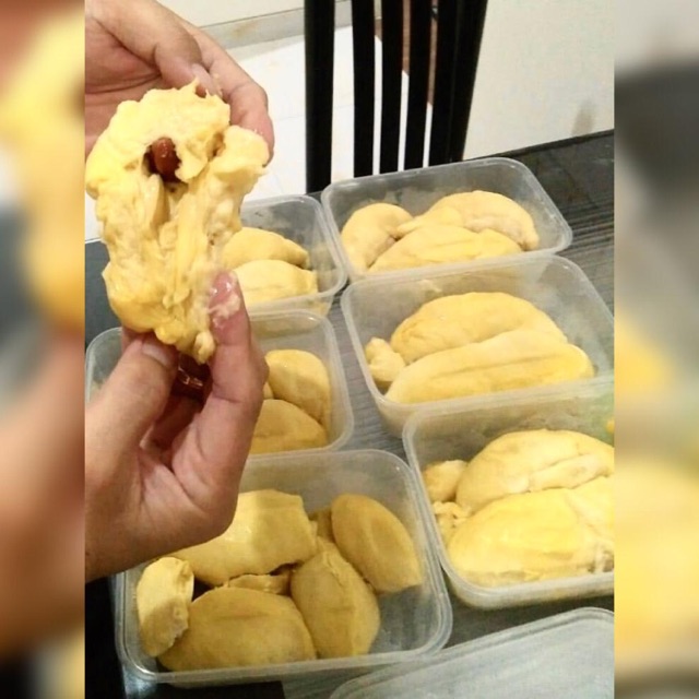 

DURIAN MONTONG