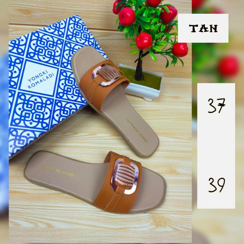 SANDAL WANITA SELOP YONGKI KOMALADI TEPLEK