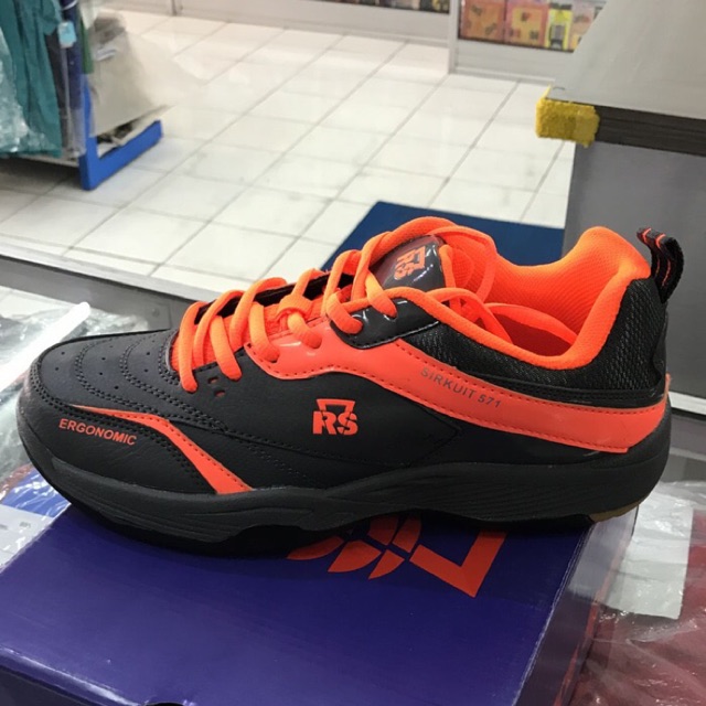 Sepatu rs sirkuit 571
