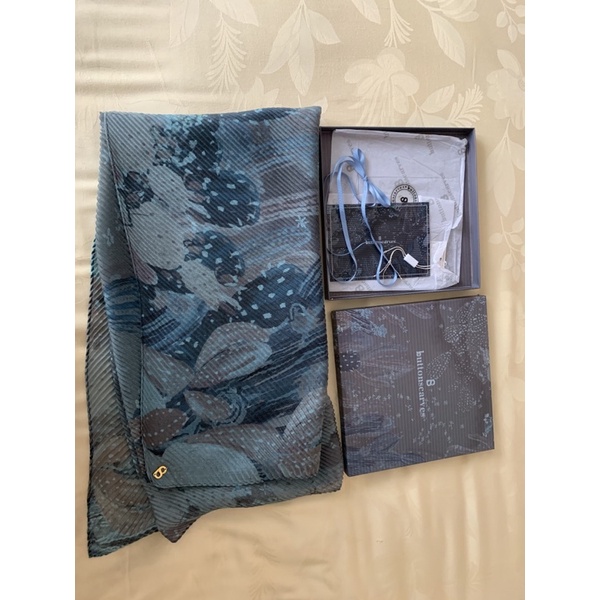 buttonscarves opuntia pleated