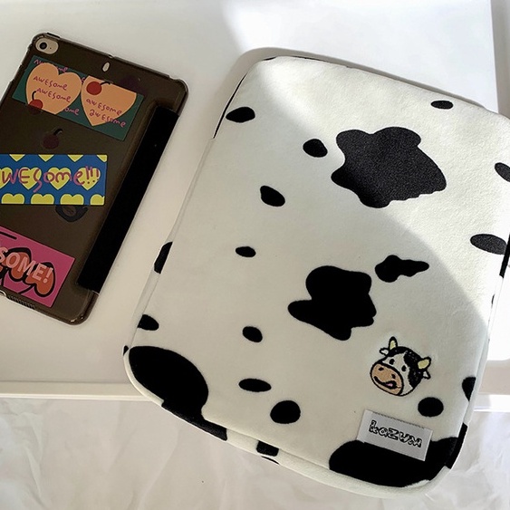 Sleeve Pouch Sarung Tas Bag Case Ipad Tab Tablet Macbook Air Pro Laptop Asus Acer Lenovo HP Huawei 11 12 13 14 15 inch Motif Gambar Sapi Cow Milk Warna Hitam Putih Lucu Cute Murah Korean Model