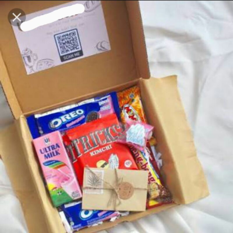 

SNACK BOX GIFT FREE LIPCRUBS