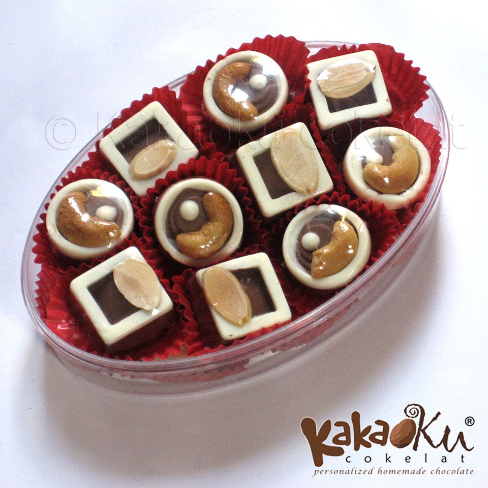 

Cokelat Praline Milk & Capucinno