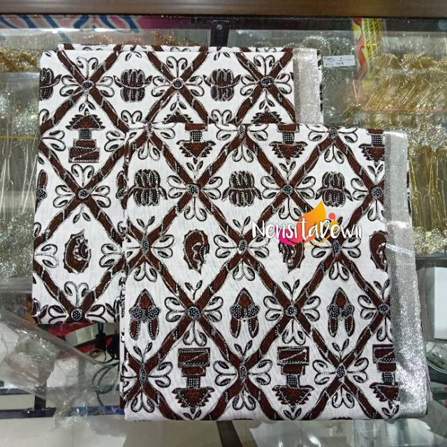 Jarik Set Blangkon Prodo Pengantin motif Sidomulyo (JARIK ISI 2)