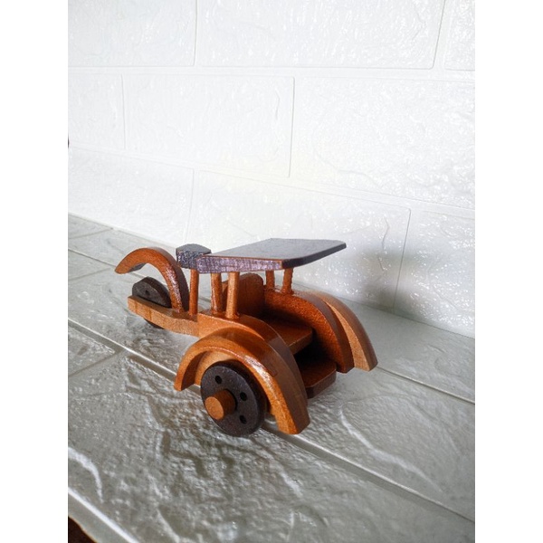 Hiasan dinding miniatur becak kayu pajangan kayu