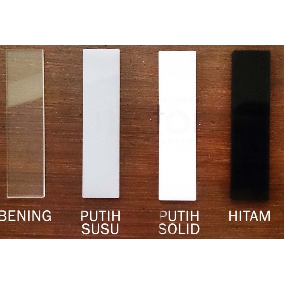

RS 8 x 2 cm NAMA DADA / NAME TAG Bahan Akrilik Polos