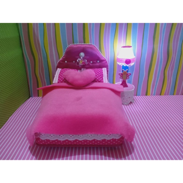Tempat tidur / kasur boneka barbie 16cm