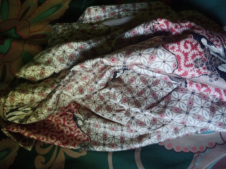 Kemeja Batik Semi Sutra Exclusive Puring Istimewa Bahu Pakai Busa
