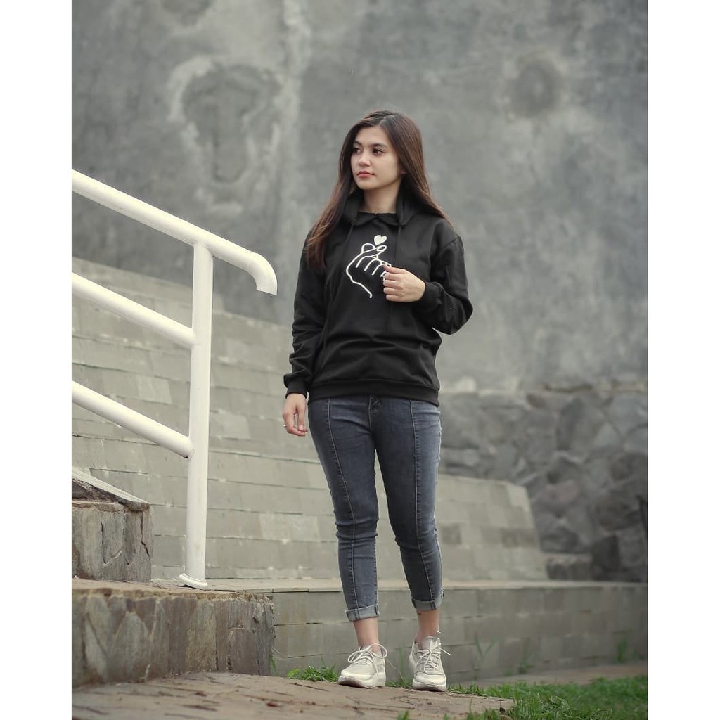 SWEATER OUTERWEAR WANITA SWEATER MODEL KEKINIAN