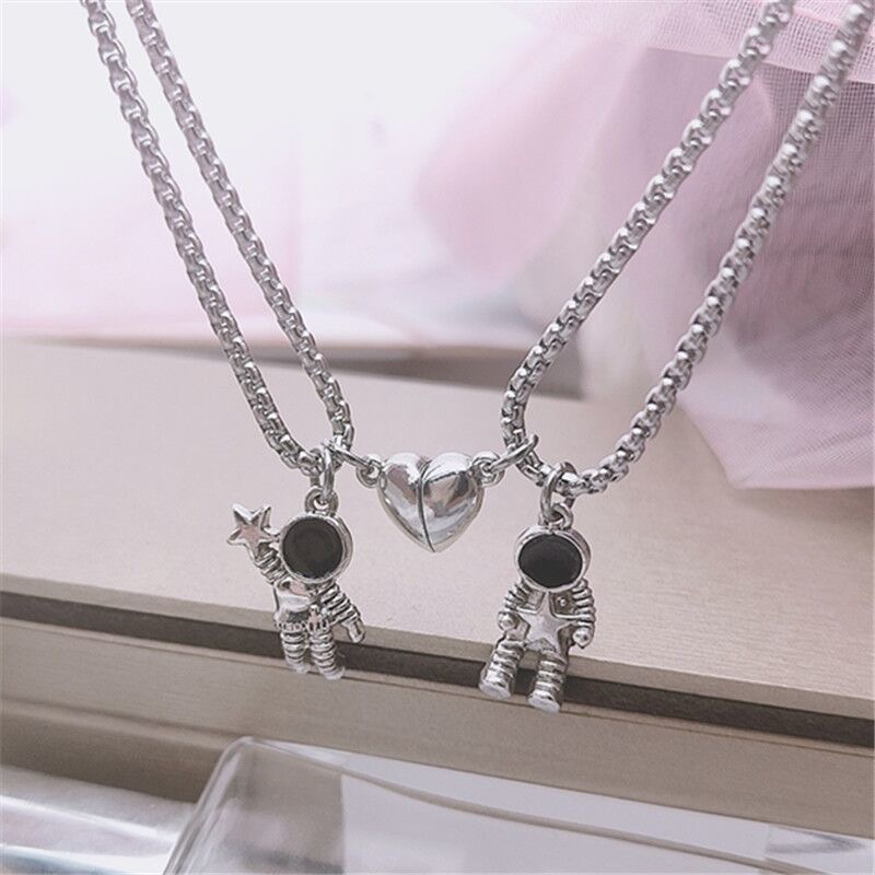 AY(CN) 2pcs / set Kalung Rantai Choker Hias Liontin Kupu-Kupu / Hati / Hantu Warna Silver Untuk Wanita