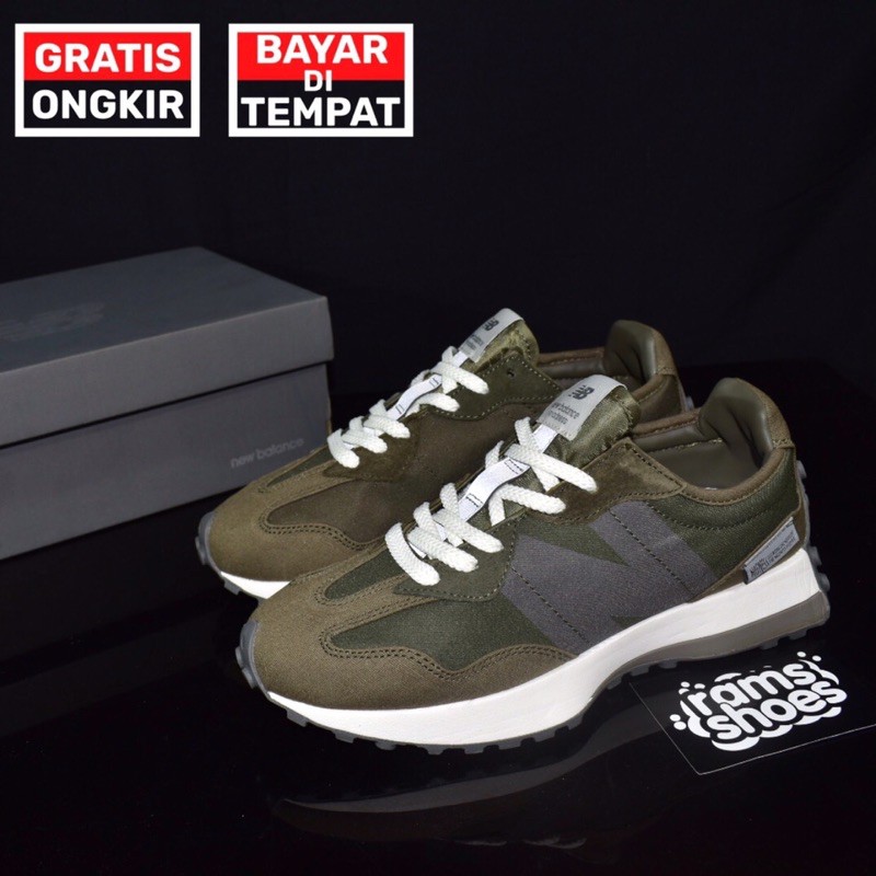 Sepatu New Balance 327 Madness