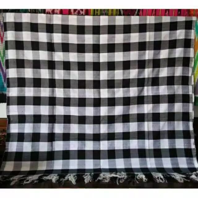 Kain Poleng Kotak Catur Hitam Putih Khas Bali