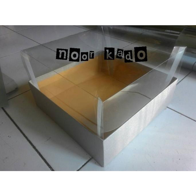 

[COD] Box kado 25x25x7,5 full mika [COD]