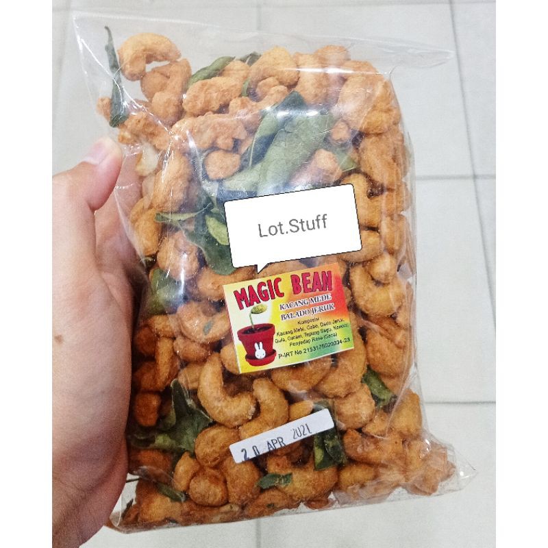 

Kacang Mete/Mede Balado Daun Jeruk Magic Bean Khas Pontianak Renyah