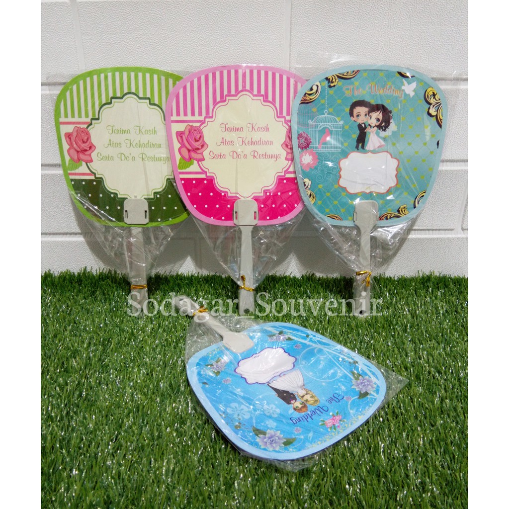 Souvenir Kipas Pernikahan Plastik Motif 50 Pcs / Souvenir Hadiah Pernikahan Kipas Weding Murah
